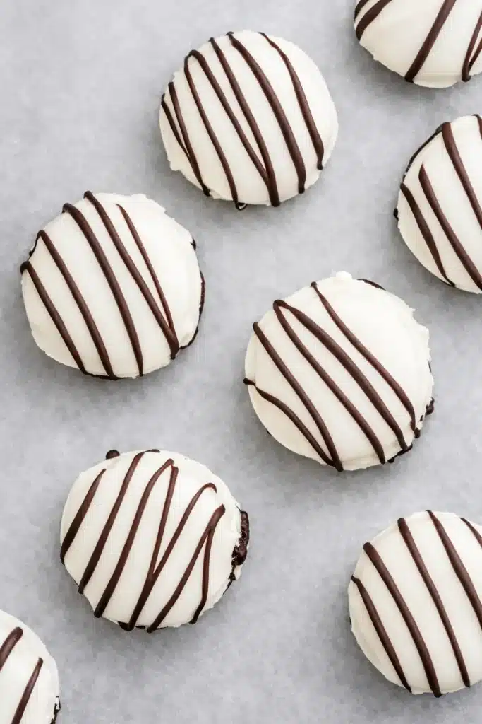 Easy Christmas Peppermint Creams | Simple Festive Treats 6 Easy Christmas Peppermint Creams